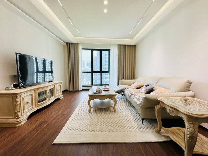 Modern 6brs with big balcony in most popular compound Lujiazui huang pu river