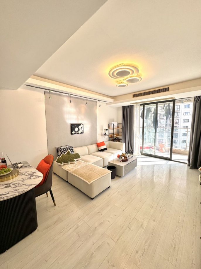 Modern&Bright 2br High Floor Apt nr Zhenping Rd Station, 12.5k