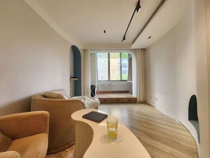 Good space 1br with Central Ac/Projector near Line 10/11 Jiaotong University St.