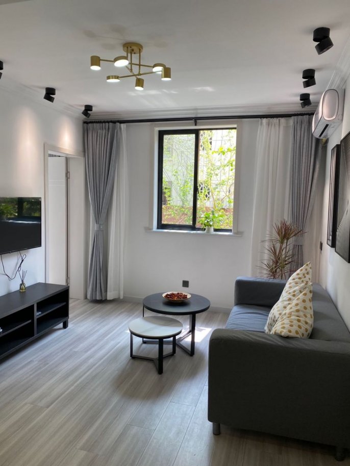 Bright Separate 1Br/2Lr/1Bt Close to L10/11 Jiaotong University Station