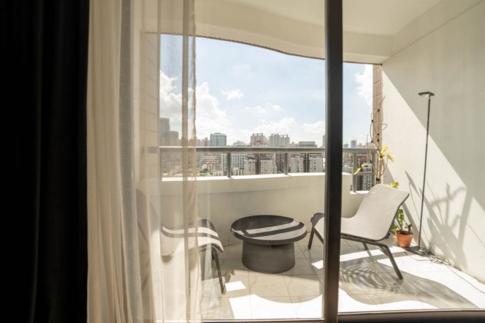 Modern 3+1BR 2BA High Floor w/Balcony on Maoming Rd