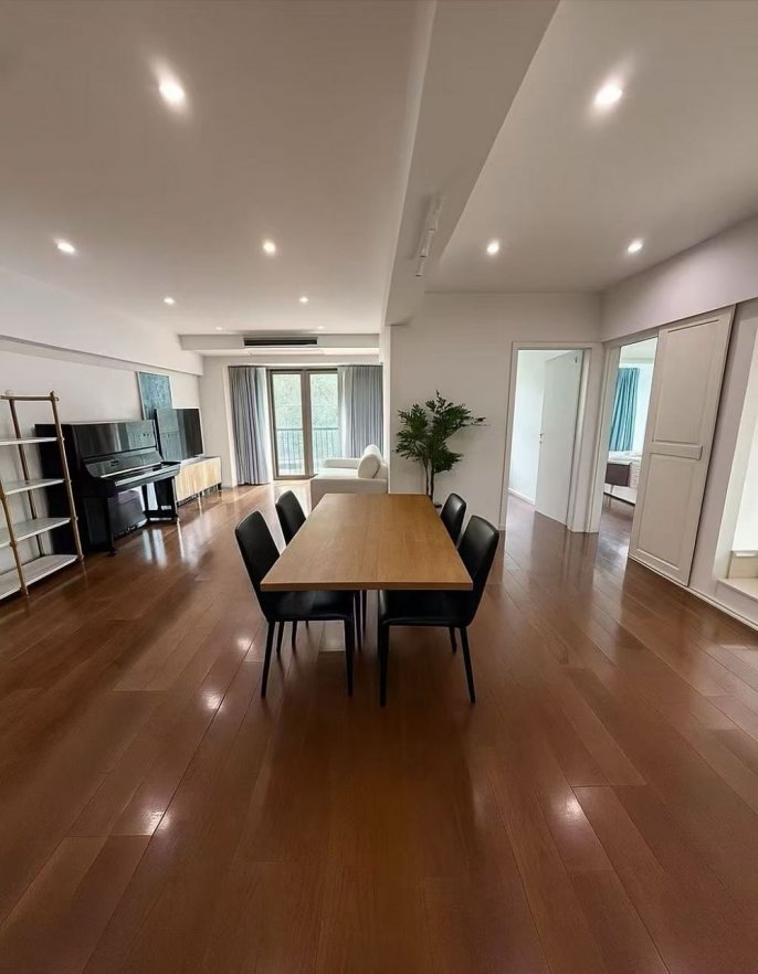 3+1 Rooms, 2 Baths, with Open balcony, 150 sqm West jianguo/Wulumuqi@Zhaojiabang L7&9