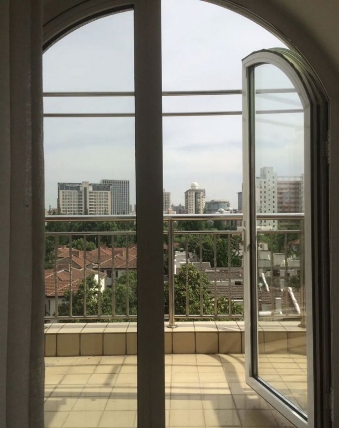 Duplex 3brs wall radiator open balcony on central Heng shan road line 1 Shanghai library