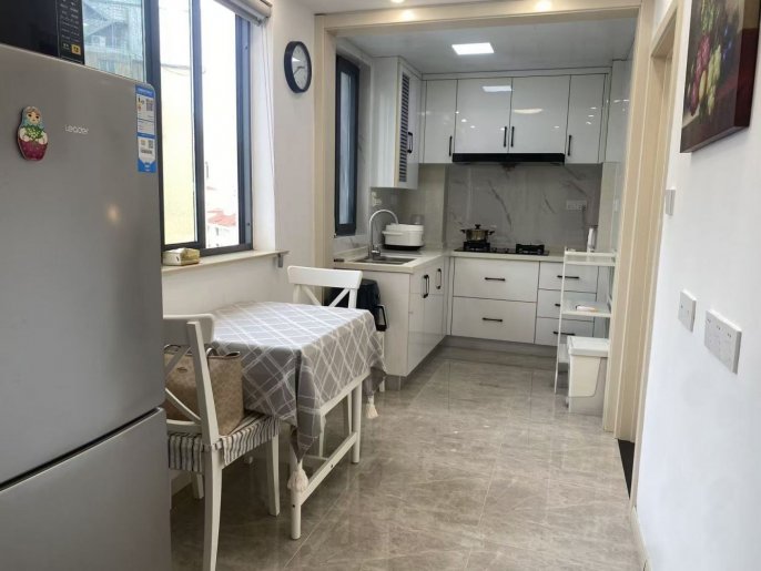 1BR with elevator near line 1/9/11 Xujiahui metro can long and line7/9 Zhaojiabang Rd