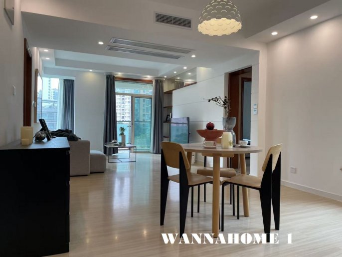 Spacious&Really Bright 2Bdrs 2Baths Apt+W Nanjing Rd CBD/Open Balcony+Top Compound