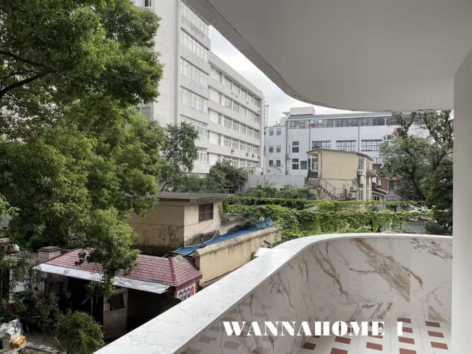 Huge Open Balcony+Modern&Spacious&New 1+1Brs 1Bath Apt+West Nan Jing Rd CBD