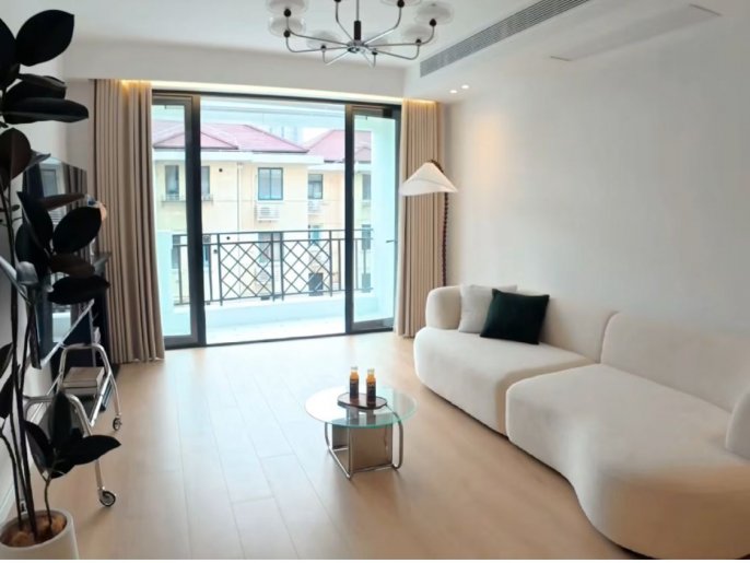 Newly renovated elevator 2br/2bth apt with balcony@ jiaotong university