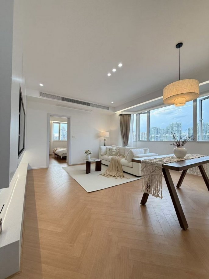 Cozy modern high-rise unit/Suzhou River