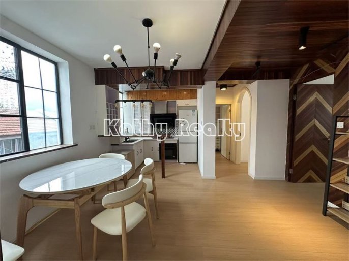 Bright good size 2BR APT Shanxi(s) Rd 10k