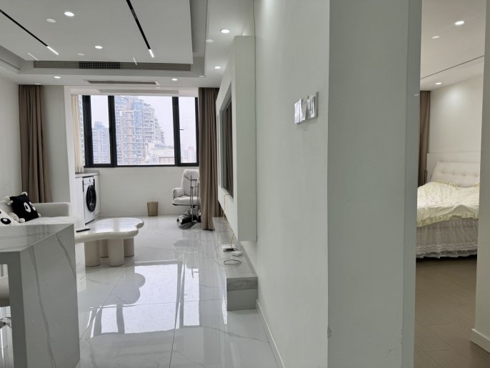 Modern 1Br 70Sqm +elevator /Balcony/Wuning rd & Caoyang rd Metro L13&14