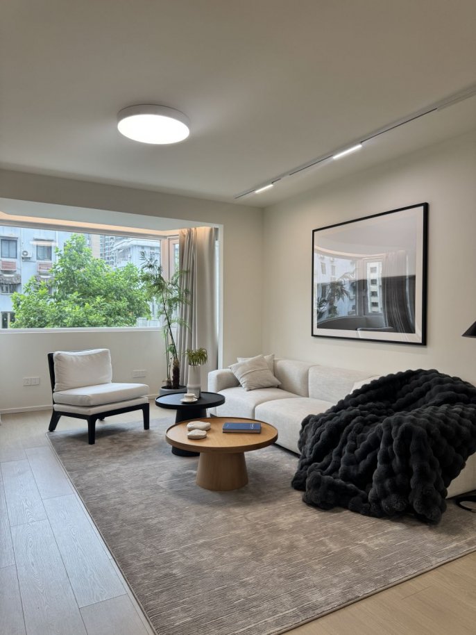 Impressive 2Br 125Sqm + balcony + heating | Xujiahui CBD