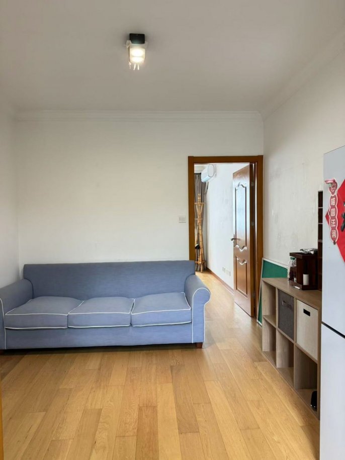 1 br 1 bt separate living room near line 1 hengshan rd st 5 mins