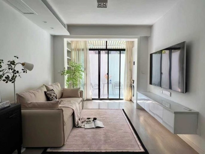 Newly Renovated Spacious 1Br/2Lr/1Bt+Lovely Yard@L2/3/4 Zhongshan Park Station