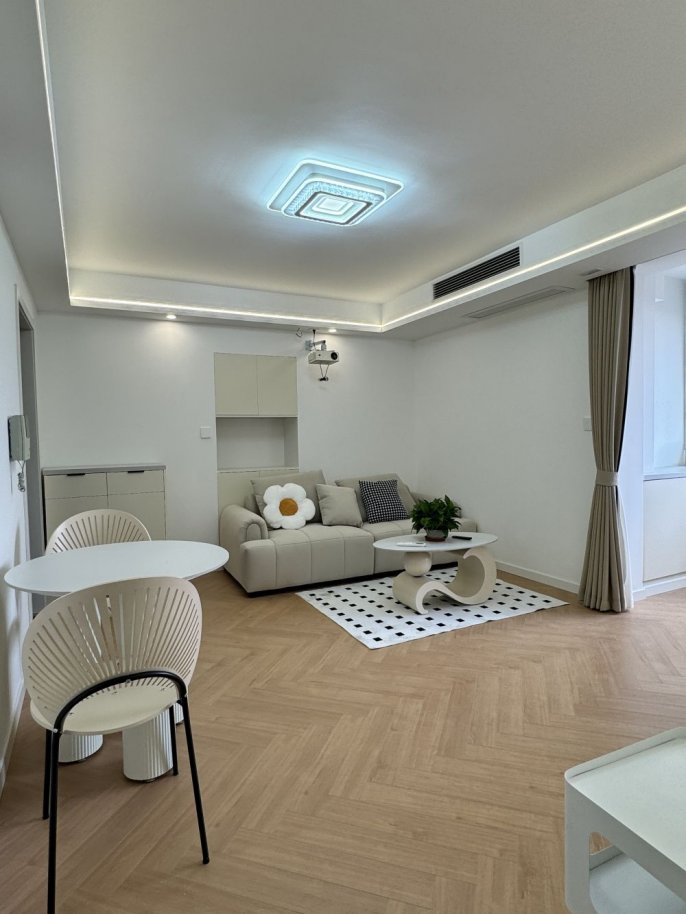 Bright 1br Wuning rd & Changping rd Metro | Floor heating | Balcony ,9.9K