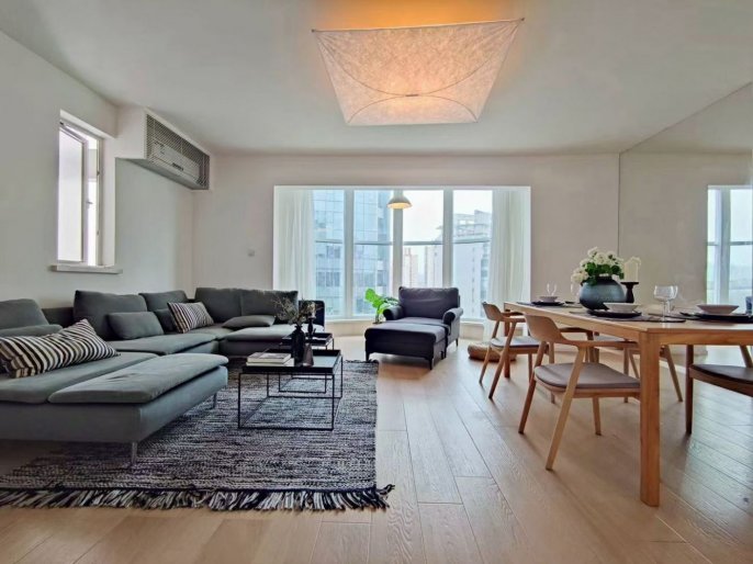 Modern 3brs big living room open kitchen near line 1,7 and An fu road only 24K