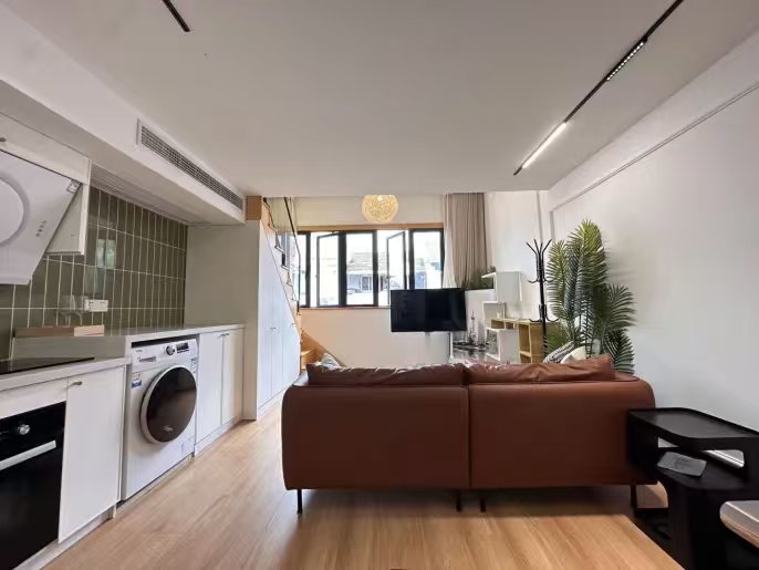 Cozy loft Apt Juju road