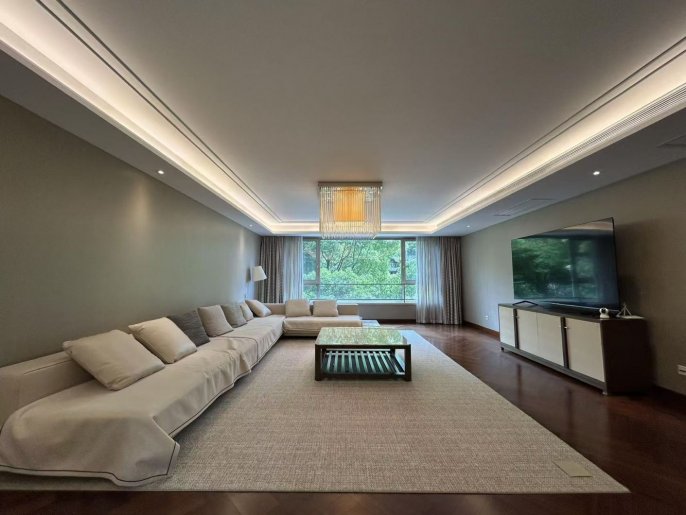 Premium King of the Building Unit for Rent at Capita Maoming Palace Dont Miss Out