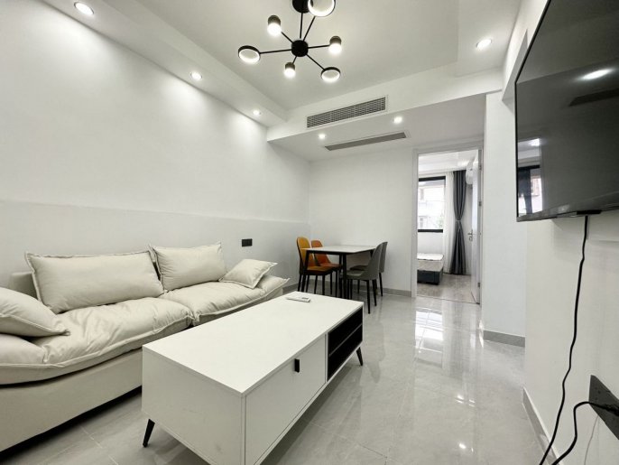Zhenping rd 2br 1lr@L3/4/7,double south/Nice deco&location