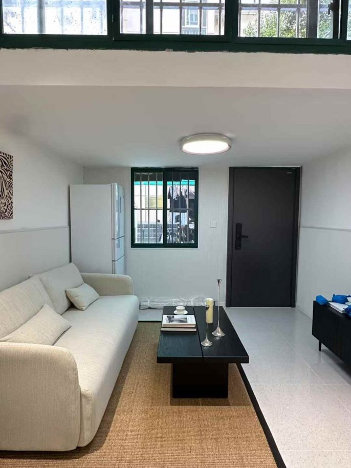 Madang rd 1BR 1LR@L13/9,brand furniture/Nice deco&location