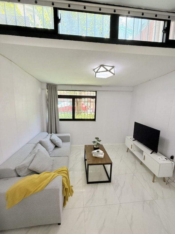 Spacious 1br 2lr/big living room/nice location,Jiangsu rd@L2/11
