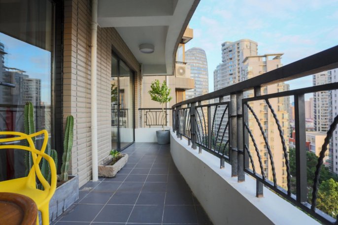 160 sqm 4 br Apt &balcony &wall heating &oven for 20K