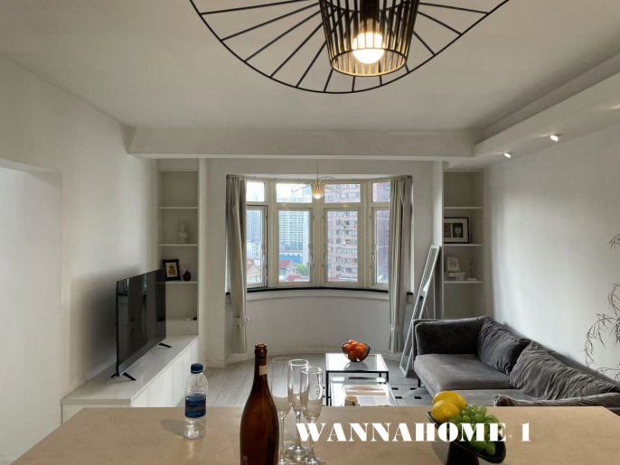 Modern&Spacious&Really Bright 2Bdrs 1Bath Apt+L14 Wu Ding Rd +Large Closets+Jing An Temple CBD