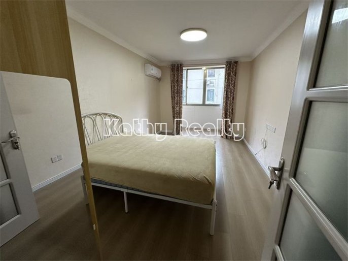 Cozy Bright studio Changshu Rd metro 6k