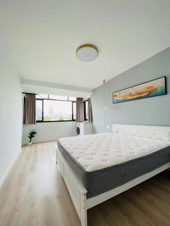 1BR 1LR / bright and cozy / great view / near IAPM