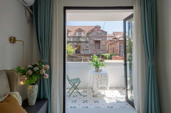 Jiashan Rd Station 1Br with Open Balcony Line9/12