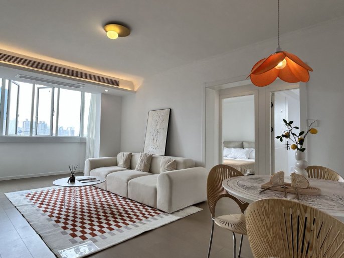 Jiangsu rd metro L2&11 /New 2Br +elevator /bright and warm/storage