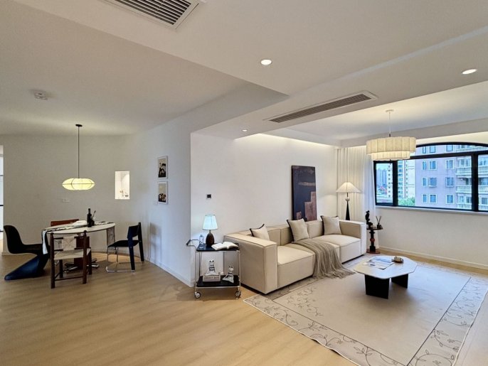 4Bedrooms 2Baths Apt/Modern&Bright /L11/15 Shanghai West Railway Station/180sqm