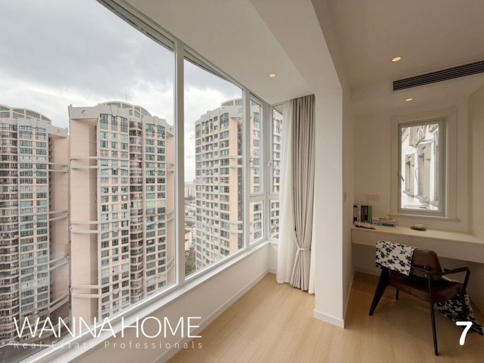 Luxury Building/Xujiahui CBD/Brand New/Fantastic View/Large Storages/Heater/Cozy1+1br