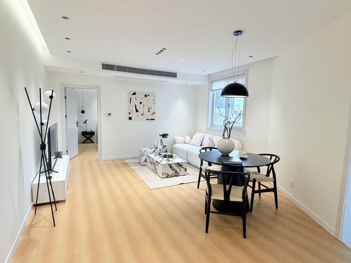 Modern spacious 1br Nr dongan Rd M4/7