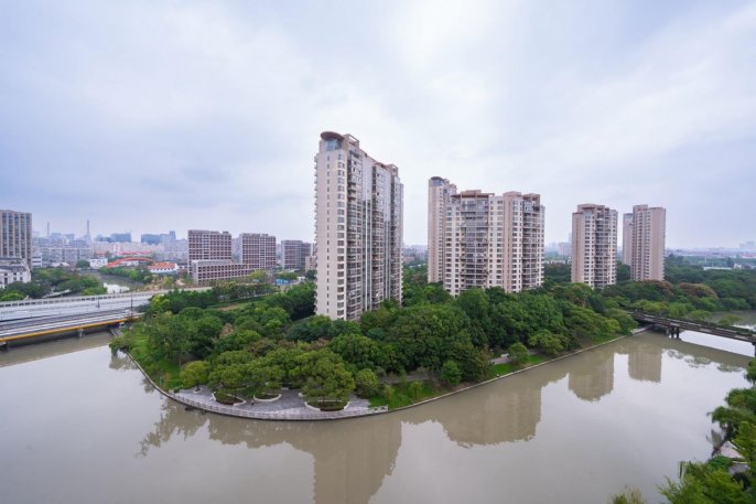 Brand new big 2brs floor heating nice river view brand new furniture near Century park