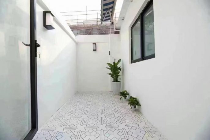 South Xiangyang/Yongjia rd private garden 1 bedroom apt; L9/12
