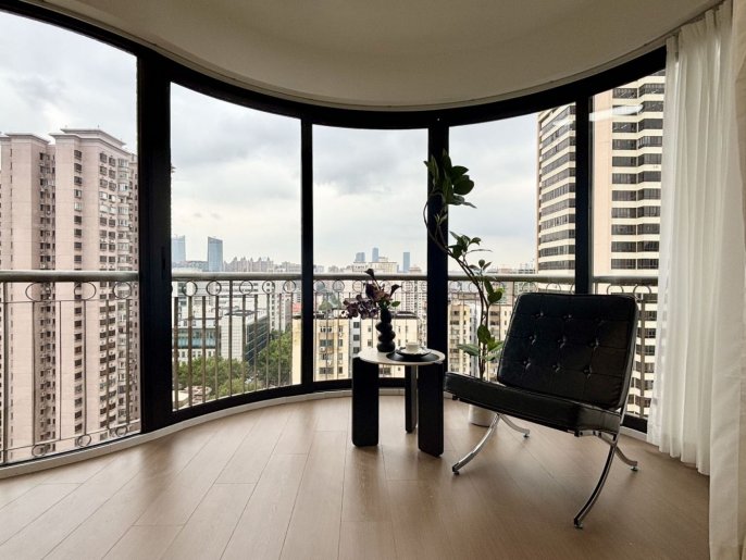 160 sqm 3+1 br Apt &floor heating &parking &oven/Xujiahui 23.8K