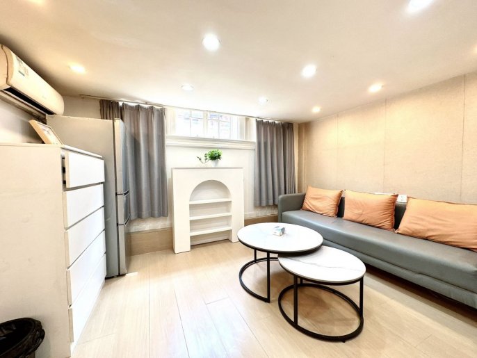 One bedroom near west nanjing road.