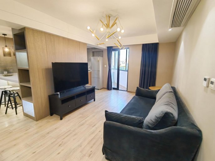 Modern 1 br with floor heating+open view near Shanghai Library. 2 min to L 1 HengShan Rd St.