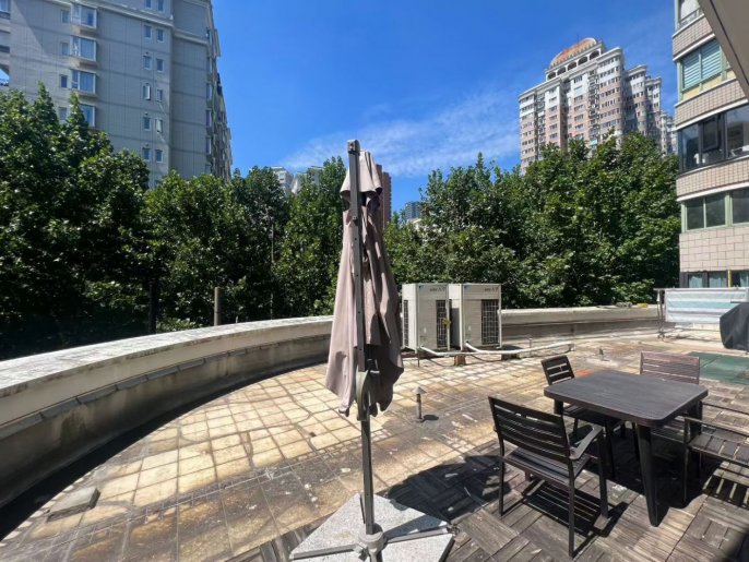 Terrace/big living/3brs/21k/Jingan/W nanjing Rd line2&12&13