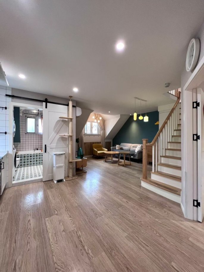 1+1 Rooms, 1 Living room, 80 sqm, Lots of Storage @ Jingan temple L2&7