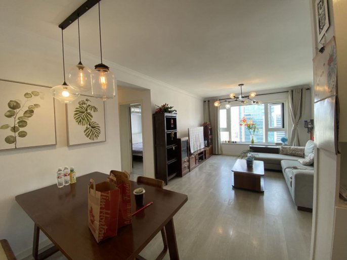 2BR 2BA High Floor Apt w/Heating in The Courtyards, 17k